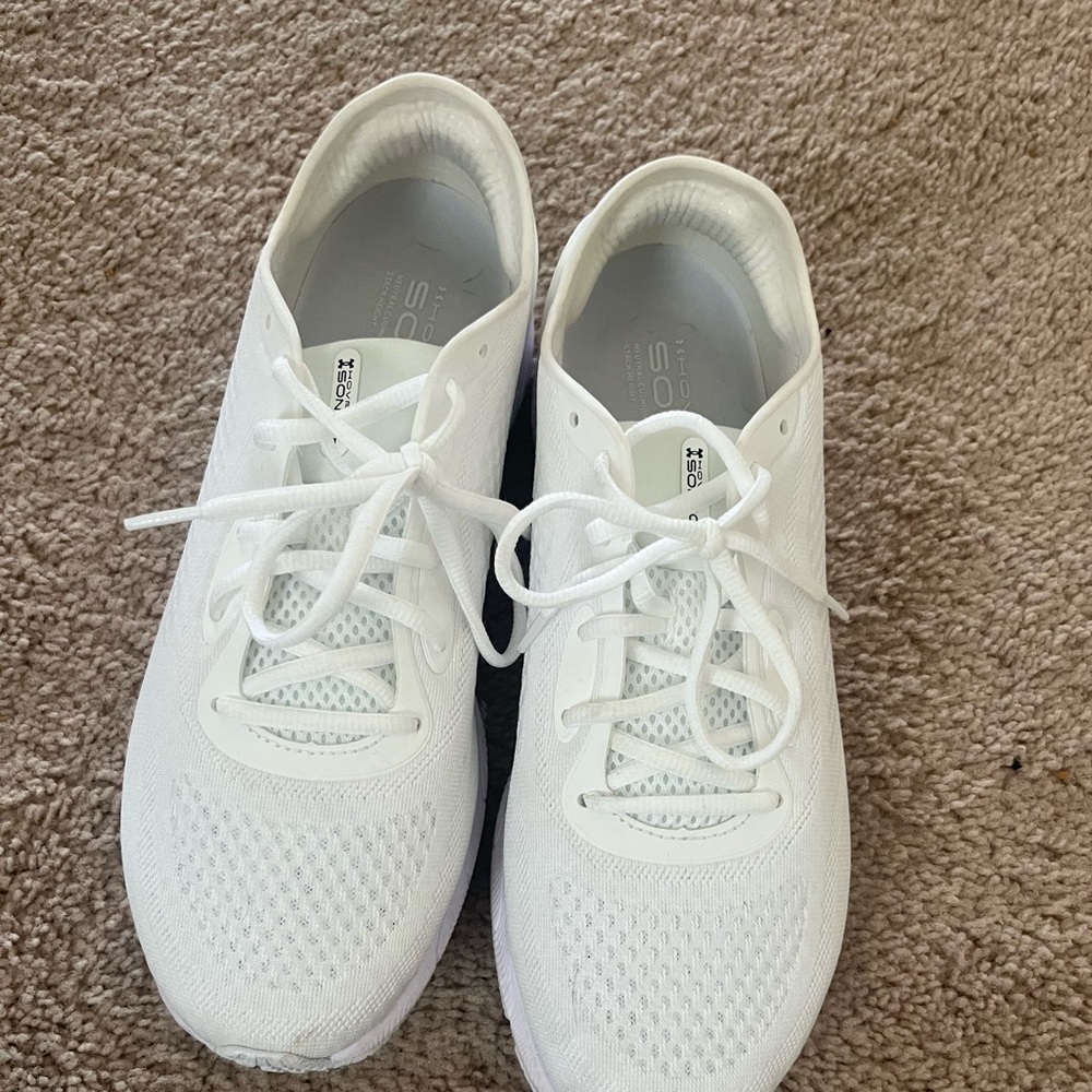 Under Armour Hover Sonic 5 white size 10 -like new! HOVR